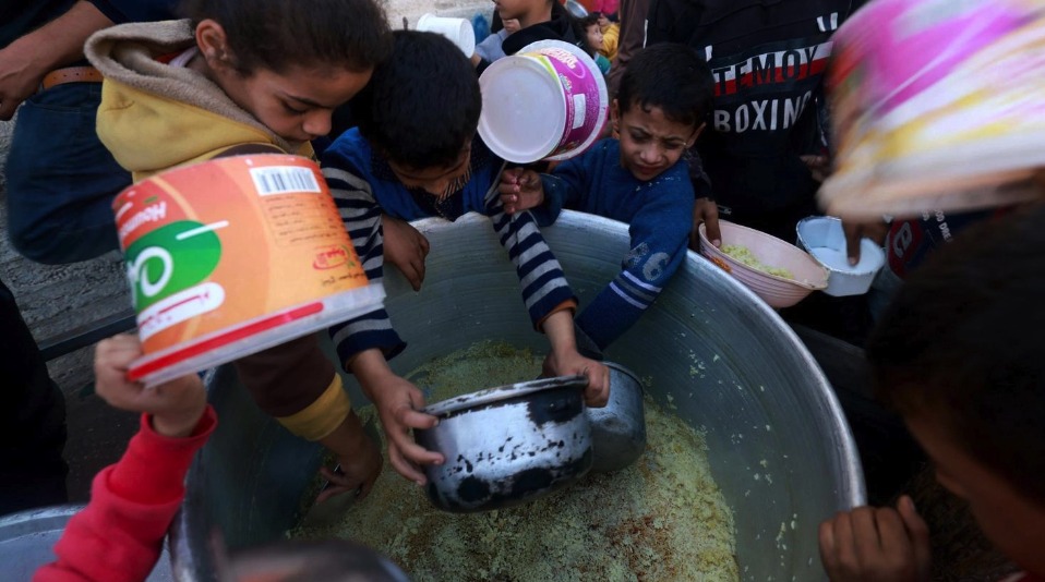 Pasti caldi all’IDF e carestia a Gaza: Se questa è umanità